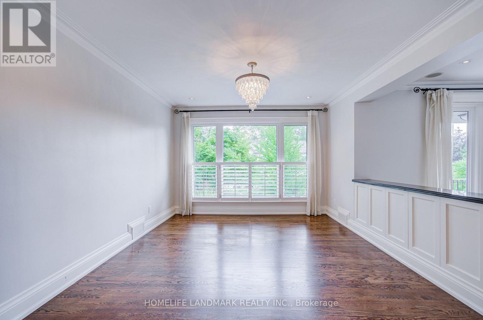 102 Stratford Crescent, Toronto, Ontario M4N 1C6 - Photo 4 - C13654052