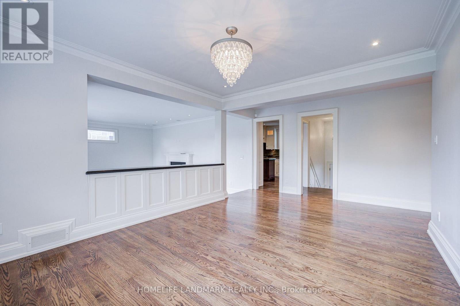 102 Stratford Crescent, Toronto, Ontario M4N 1C6 - Photo 5 - C13654052