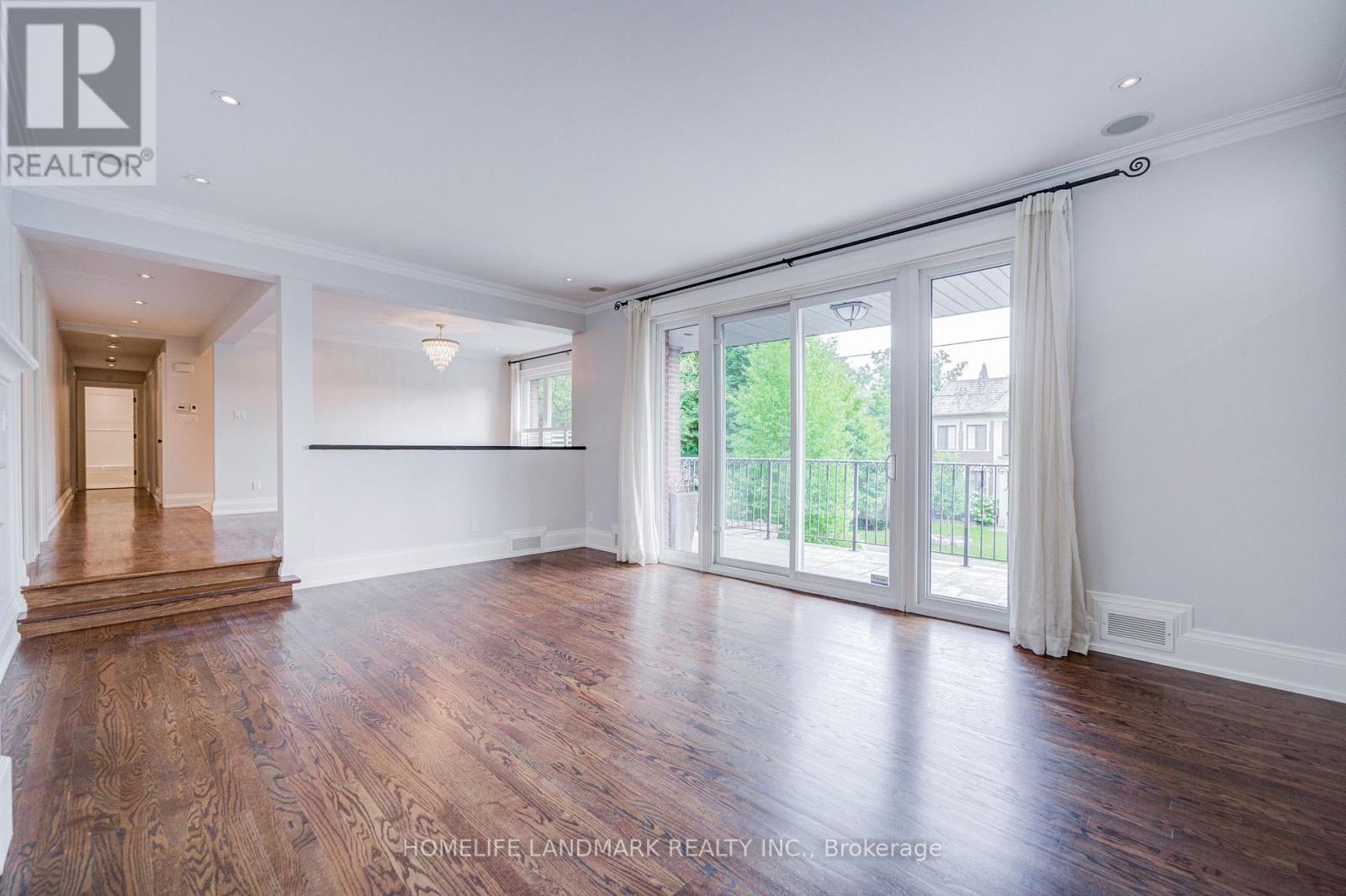 102 Stratford Crescent, Toronto, Ontario M4N 1C6 - Photo 8 - C13654052