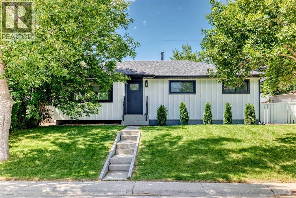 4139 Bowlen Street NW, Calgary, Alberta
