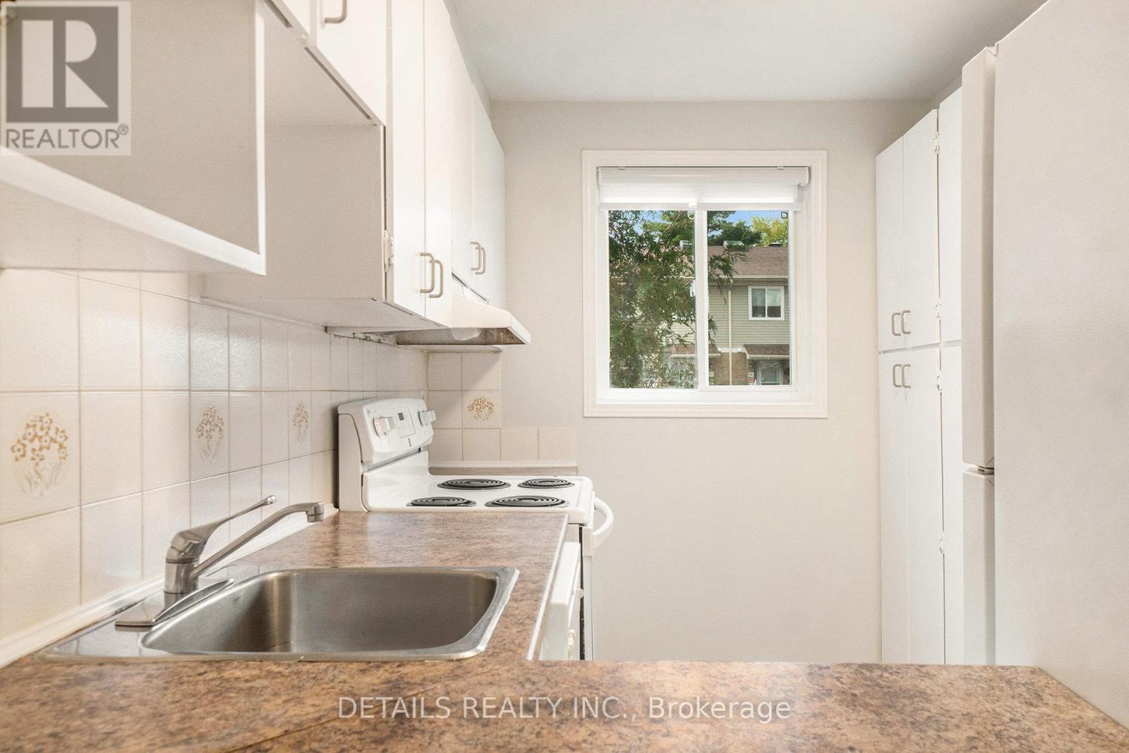 144d Valley Stream Drive, Ottawa, Ontario  K2H 9C6 - Photo 16 - X13654988