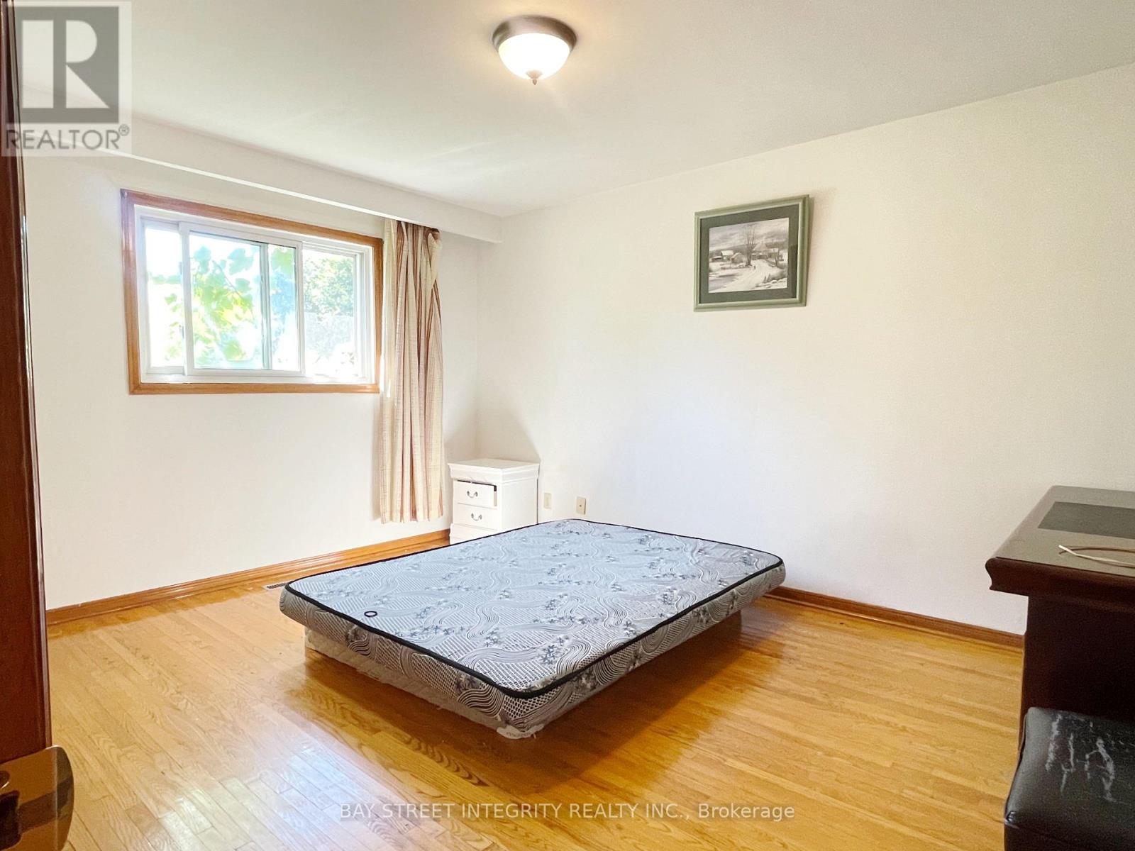 34 Iangrove Terrace, Toronto, Ontario  M1W 2H2 - Photo 7 - E13648406