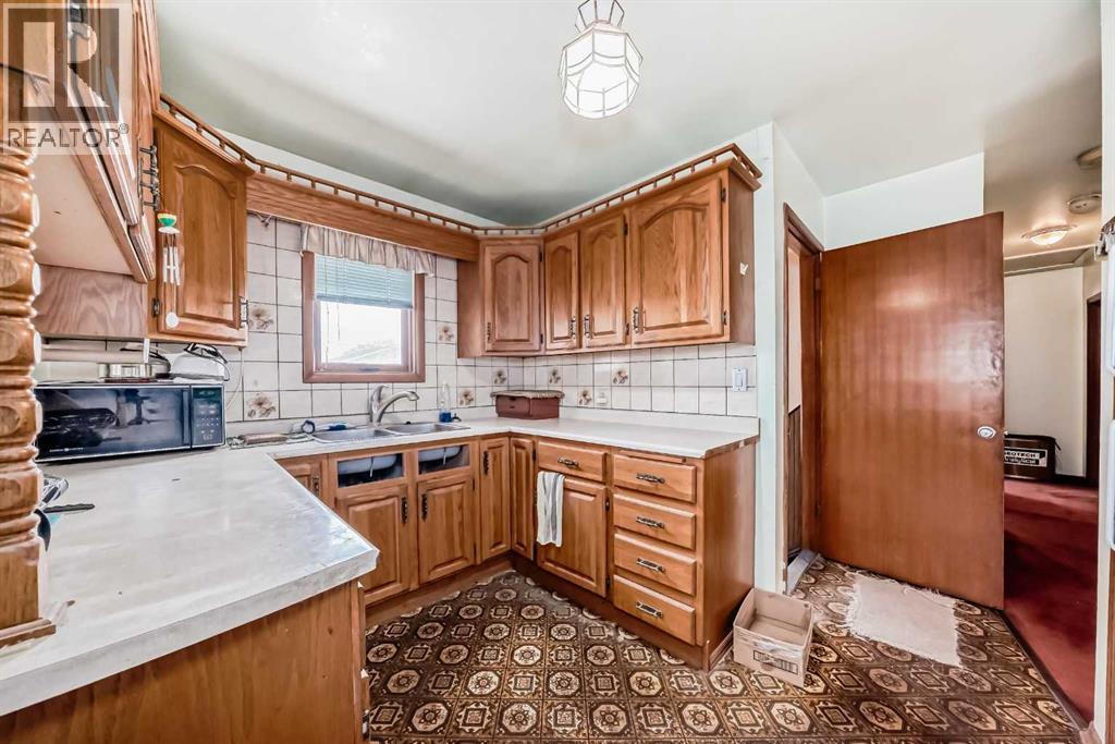 2622 42 Street SE, Calgary, Alberta  T2B 1G7 - Photo 15 - A2335671
