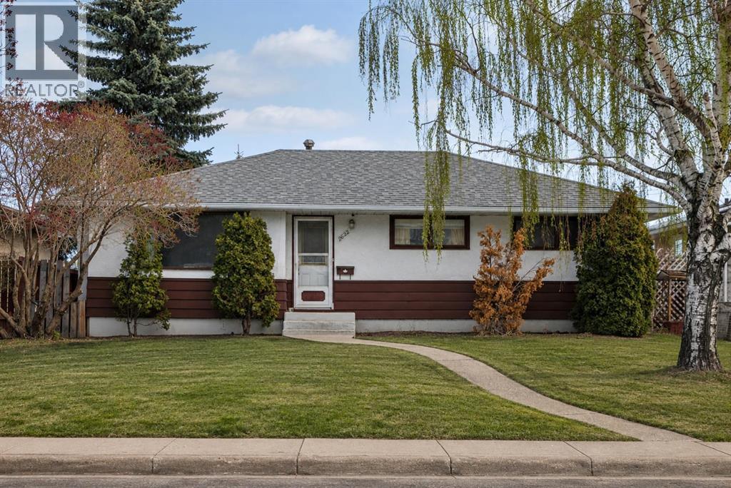 2622 42 Street SE, Calgary, Alberta  T2B 1G7 - Photo 2 - A2335671