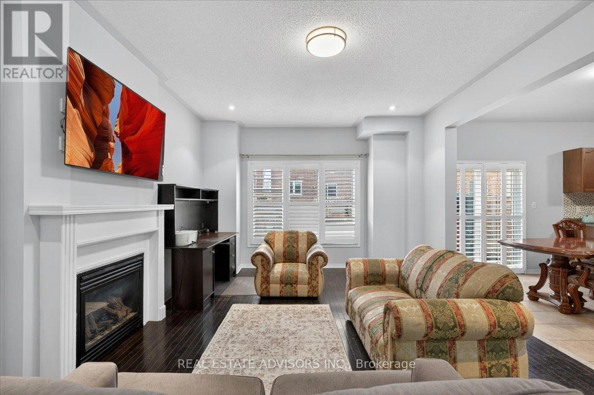 556 Forsyth Farm Drive, Whitchurch-Stouffville, Ontario  L4A 0N3 - Photo 10 - N13655004