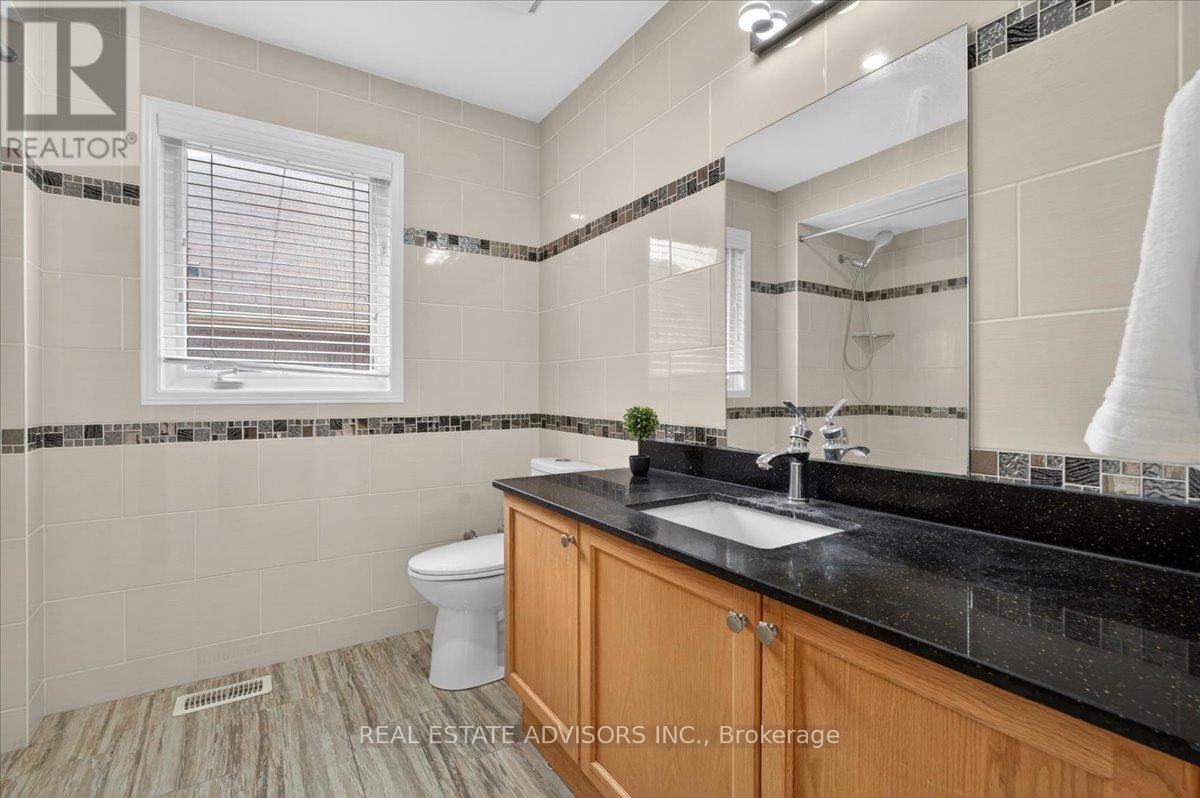 556 Forsyth Farm Drive, Whitchurch-Stouffville, Ontario  L4A 0N3 - Photo 18 - N13655004