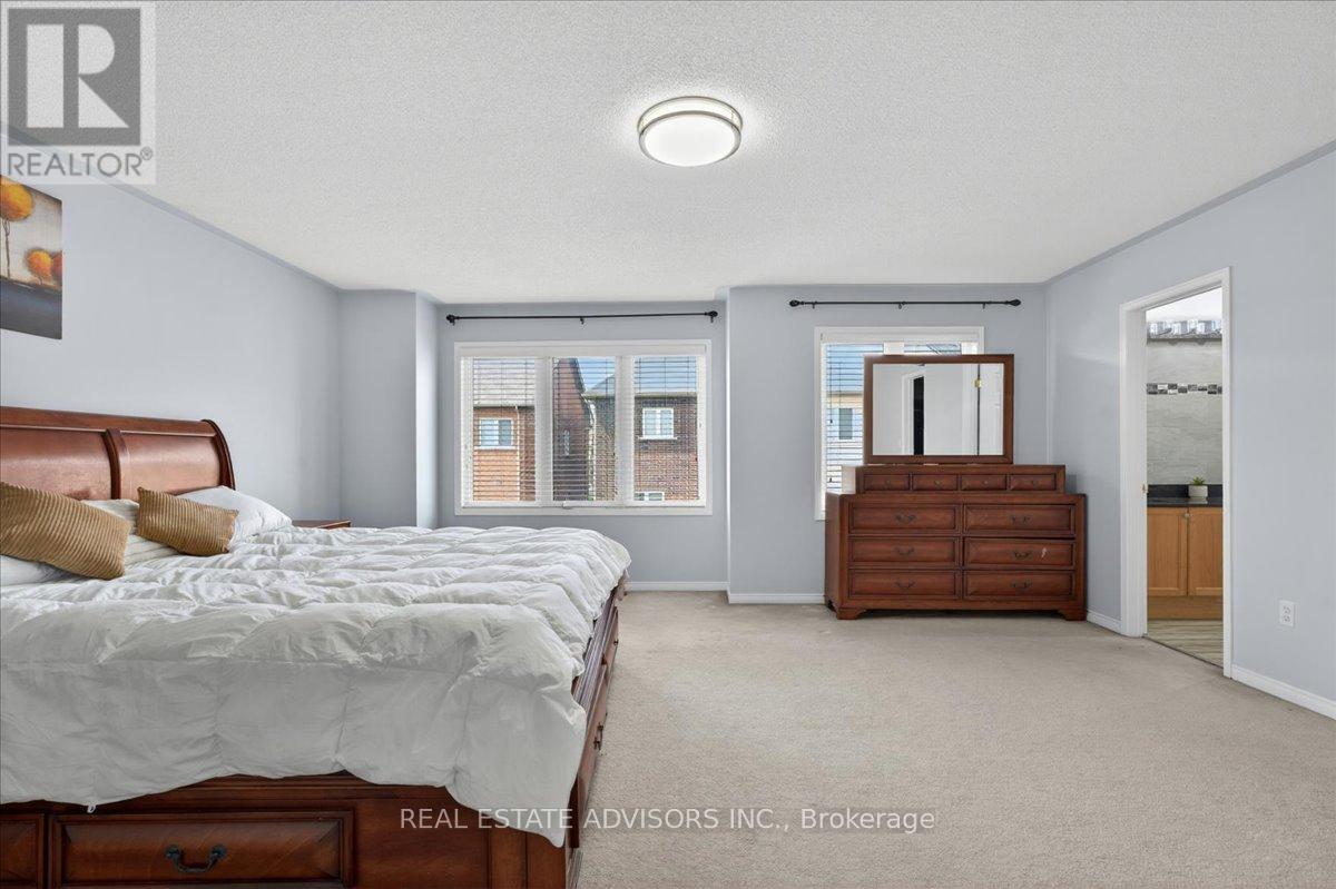 556 Forsyth Farm Drive, Whitchurch-Stouffville, Ontario  L4A 0N3 - Photo 24 - N13655004