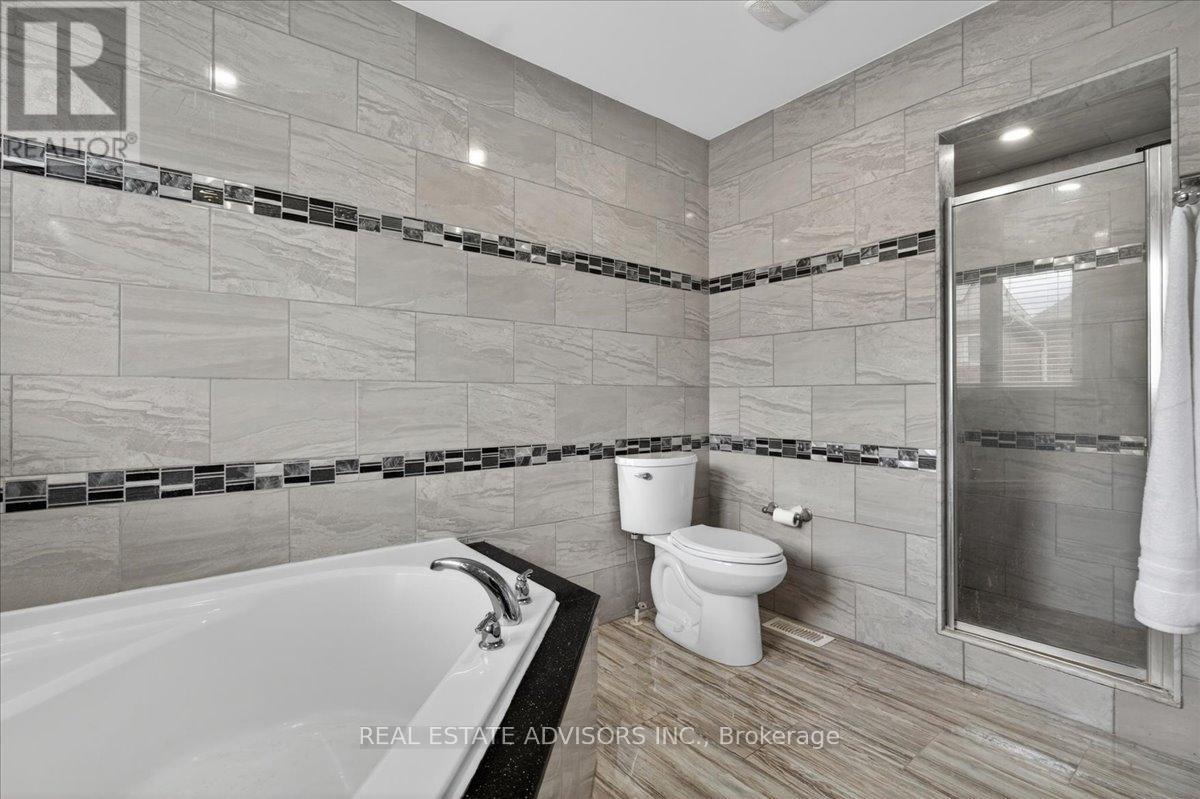 556 Forsyth Farm Drive, Whitchurch-Stouffville, Ontario  L4A 0N3 - Photo 29 - N13655004
