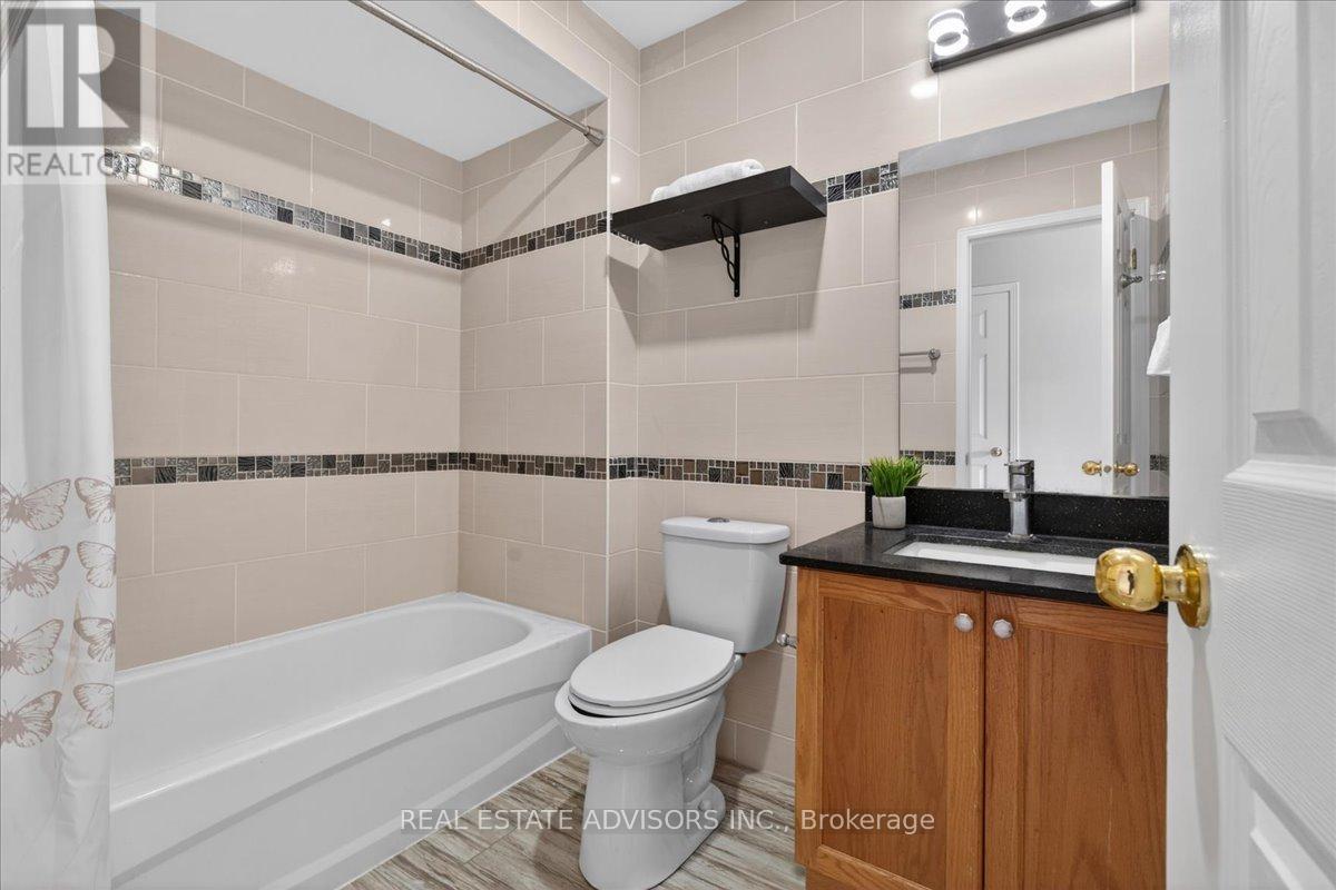 556 Forsyth Farm Drive, Whitchurch-Stouffville, Ontario  L4A 0N3 - Photo 38 - N13655004