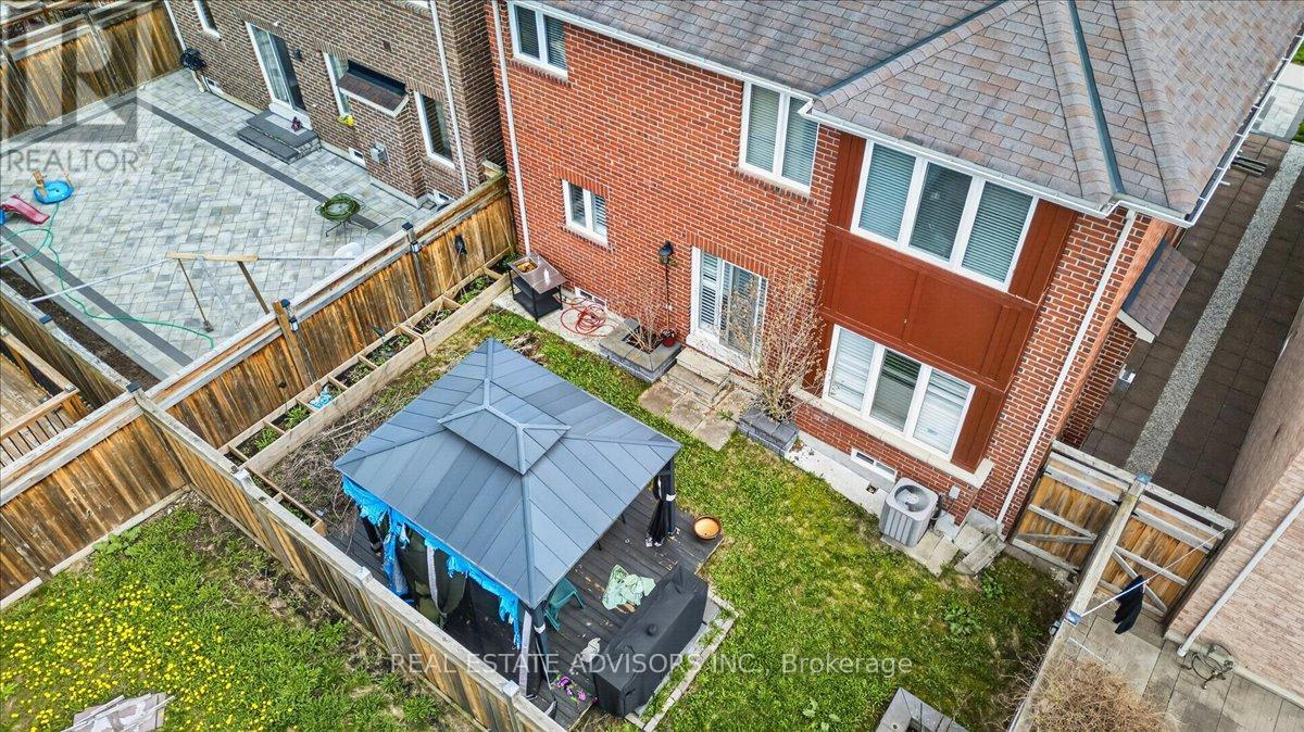 556 Forsyth Farm Drive, Whitchurch-Stouffville, Ontario  L4A 0N3 - Photo 39 - N13655004