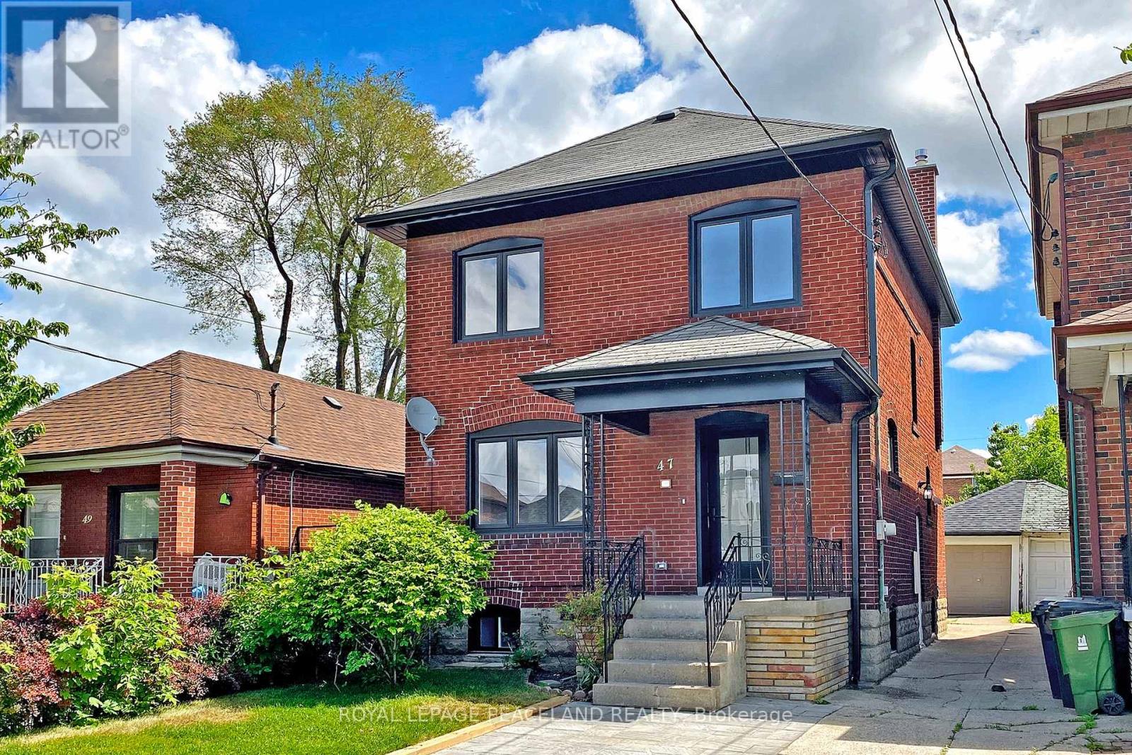 47 CHAMBERLAIN AVENUE, Toronto, Ontario