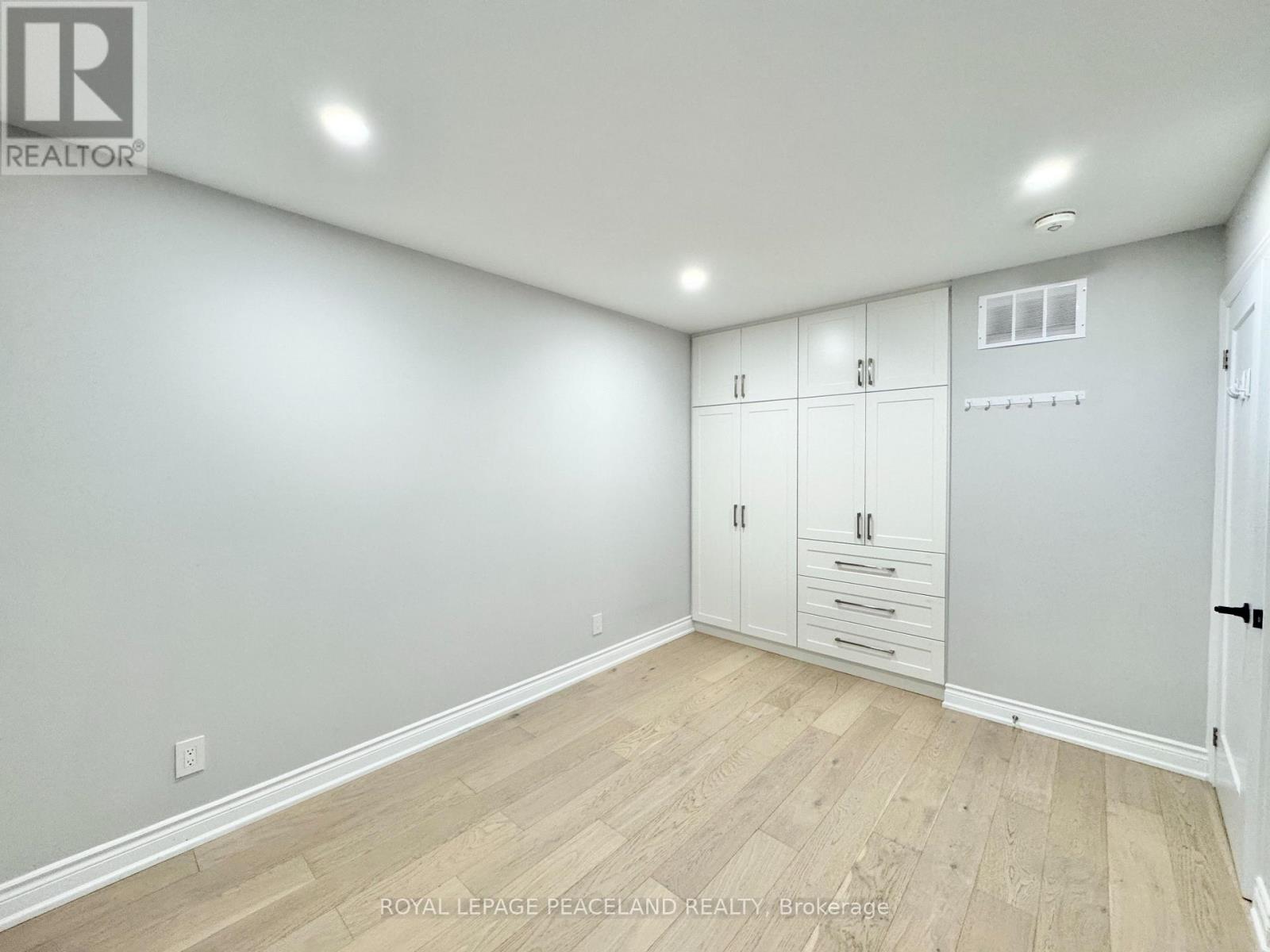 47 Chamberlain Avenue, Toronto, Ontario M6E 4J9 - Photo 11 - W13654998