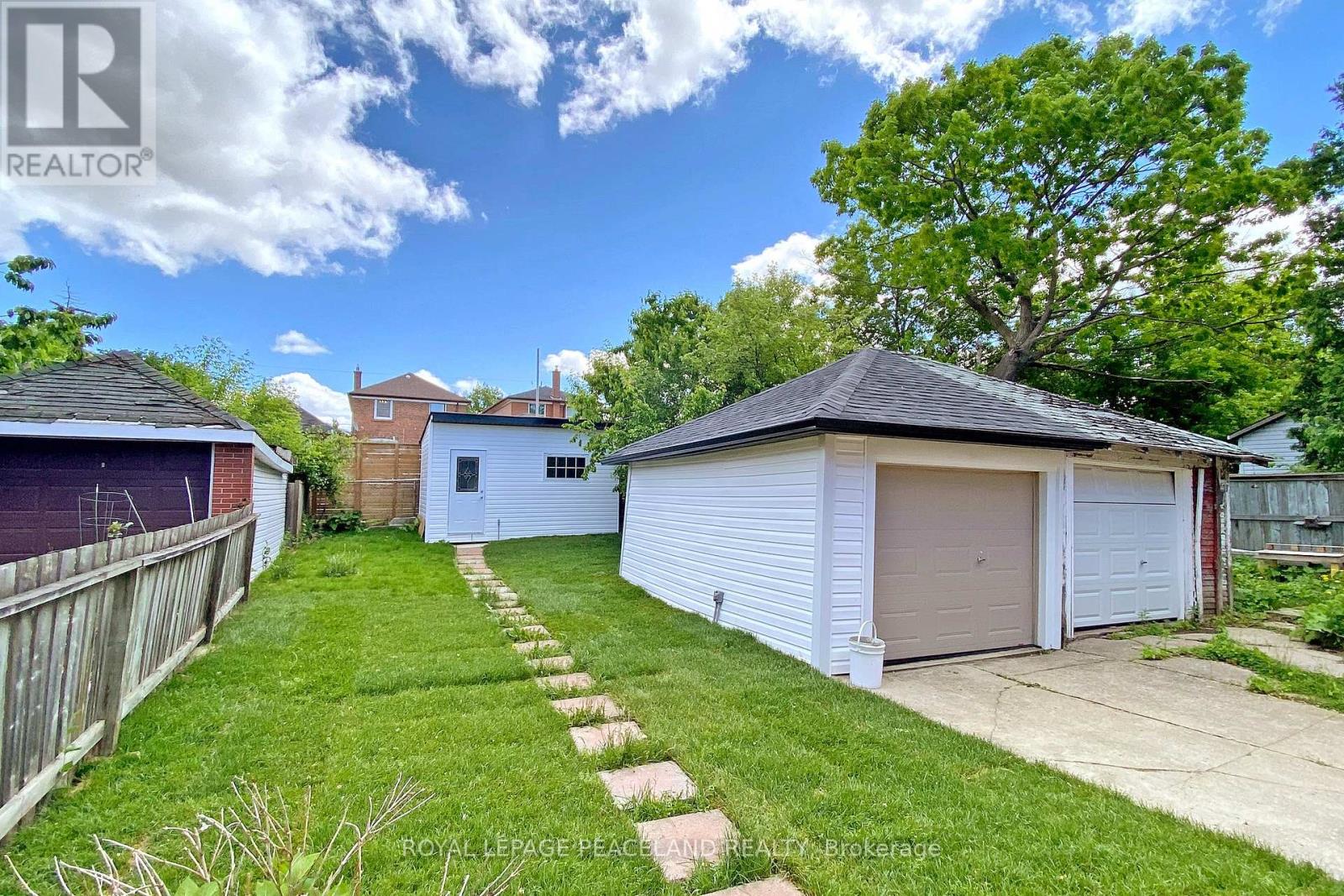 47 Chamberlain Avenue, Toronto, Ontario M6E 4J9 - Photo 20 - W13654998