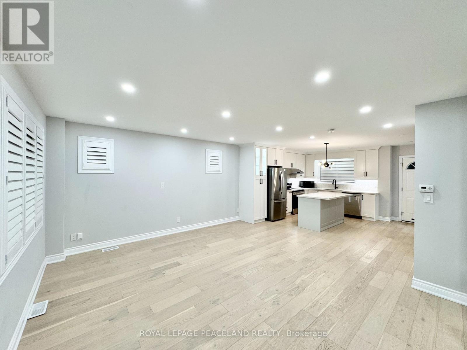 47 Chamberlain Avenue, Toronto, Ontario M6E 4J9 - Photo 4 - W13654998
