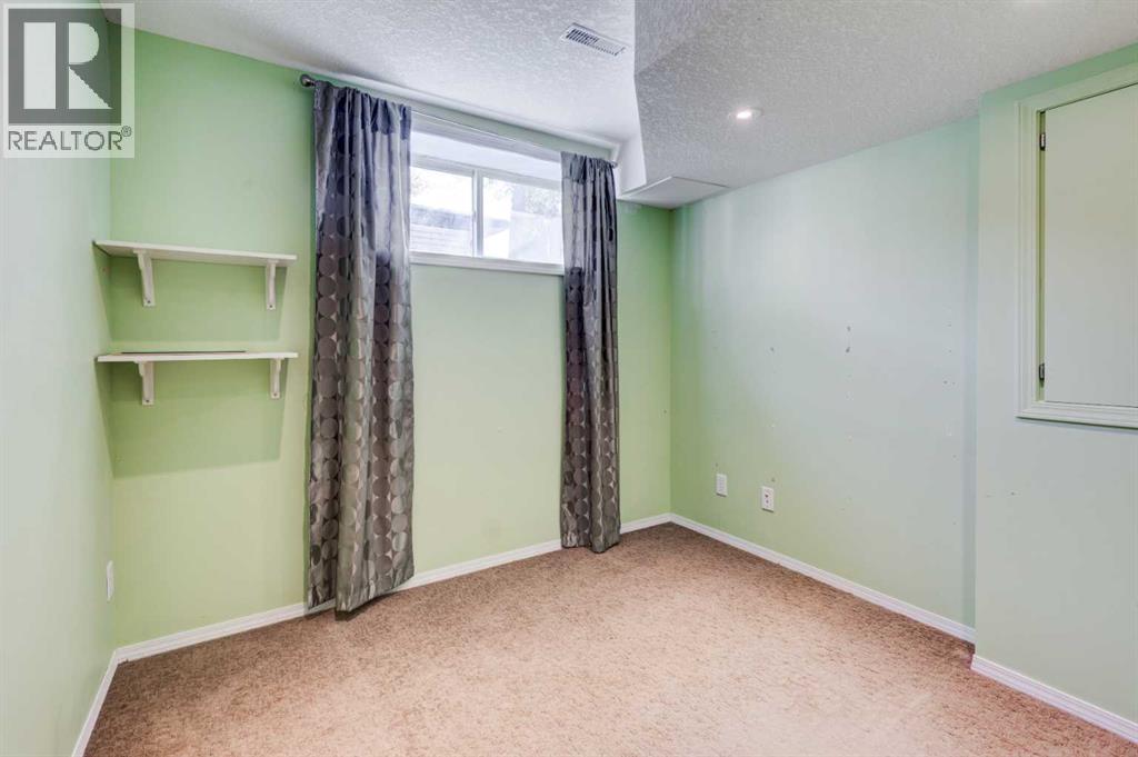 34 Eversyde Common SW, Calgary, Alberta  T2Y 4Z7 - Photo 22 - A2333689