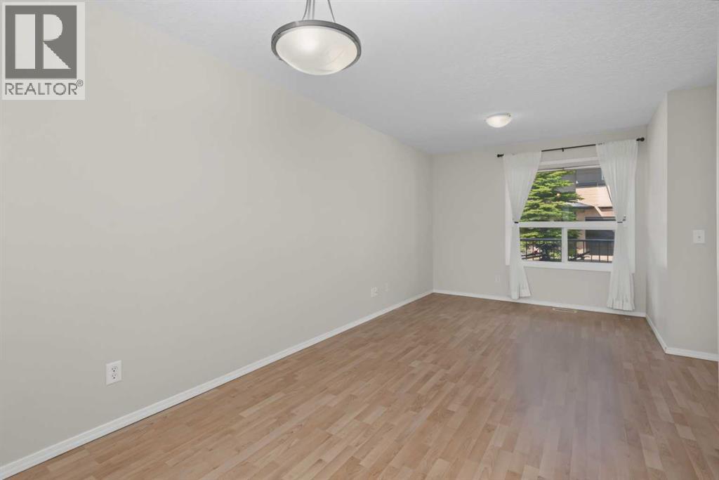 34 Eversyde Common SW, Calgary, Alberta  T2Y 4Z7 - Photo 4 - A2333689