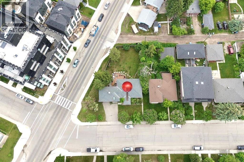 2440 22 Street NW, Calgary, Alberta