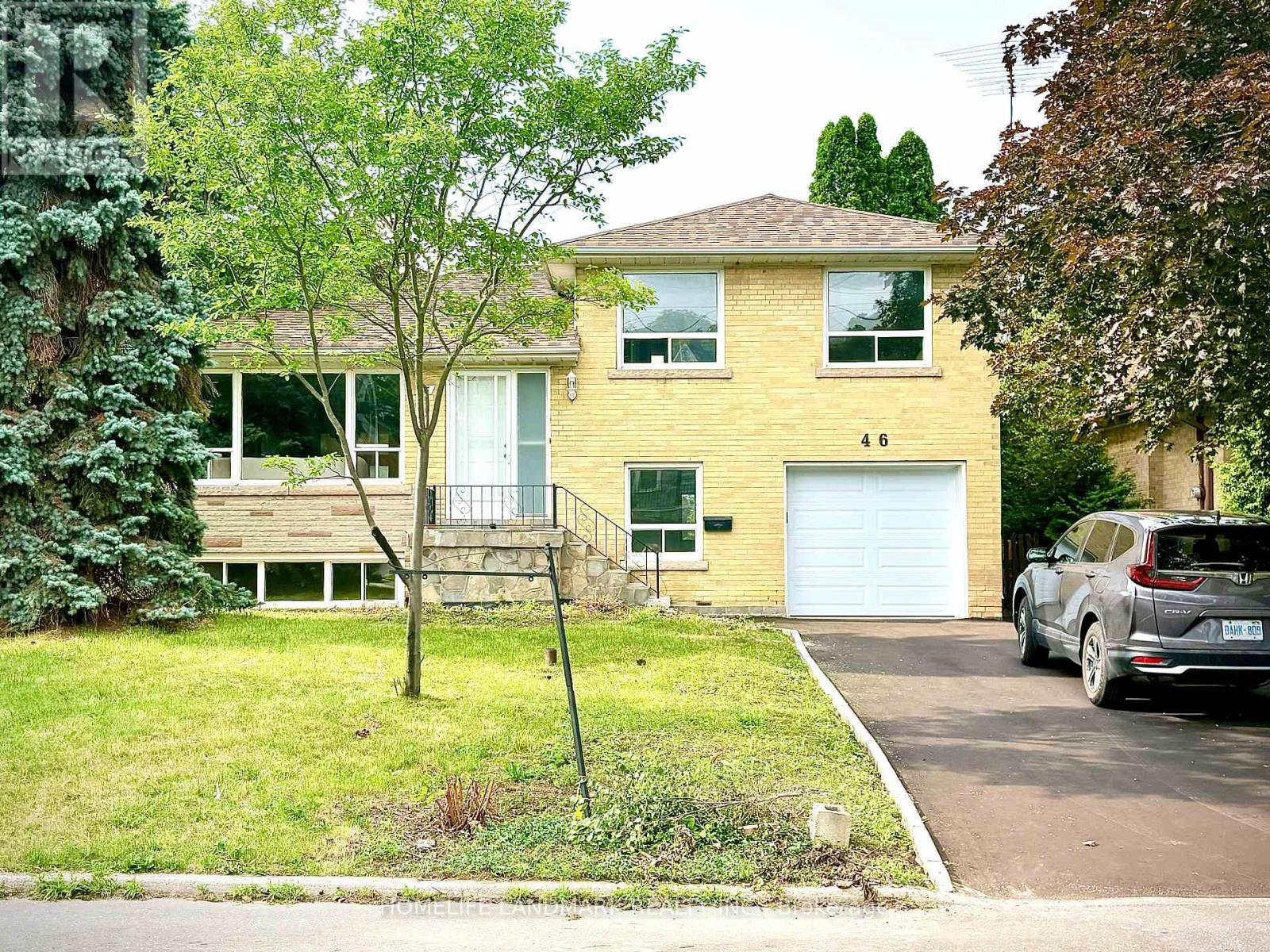 <div class="slider-price">$900,000</div><p>46 Bowerbank Drive, Toronto, Ontario</p>
