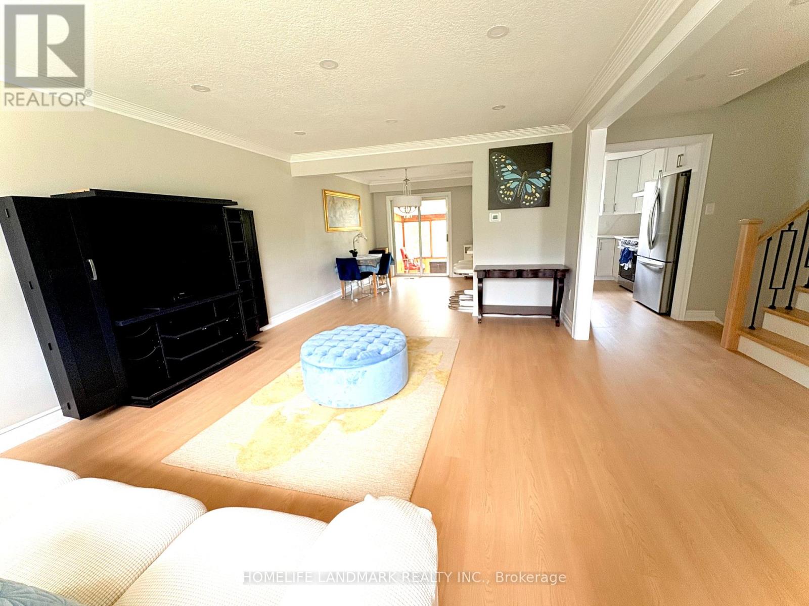 46 Bowerbank Drive, Toronto, Ontario M2M 1Z8 - Photo 2 - C13655008