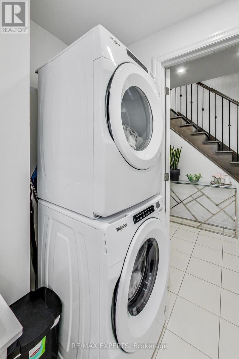 2285 Major Mackenzie Drive W, Vaughan, Ontario  L6A 5A8 - Photo 34 - N13655016