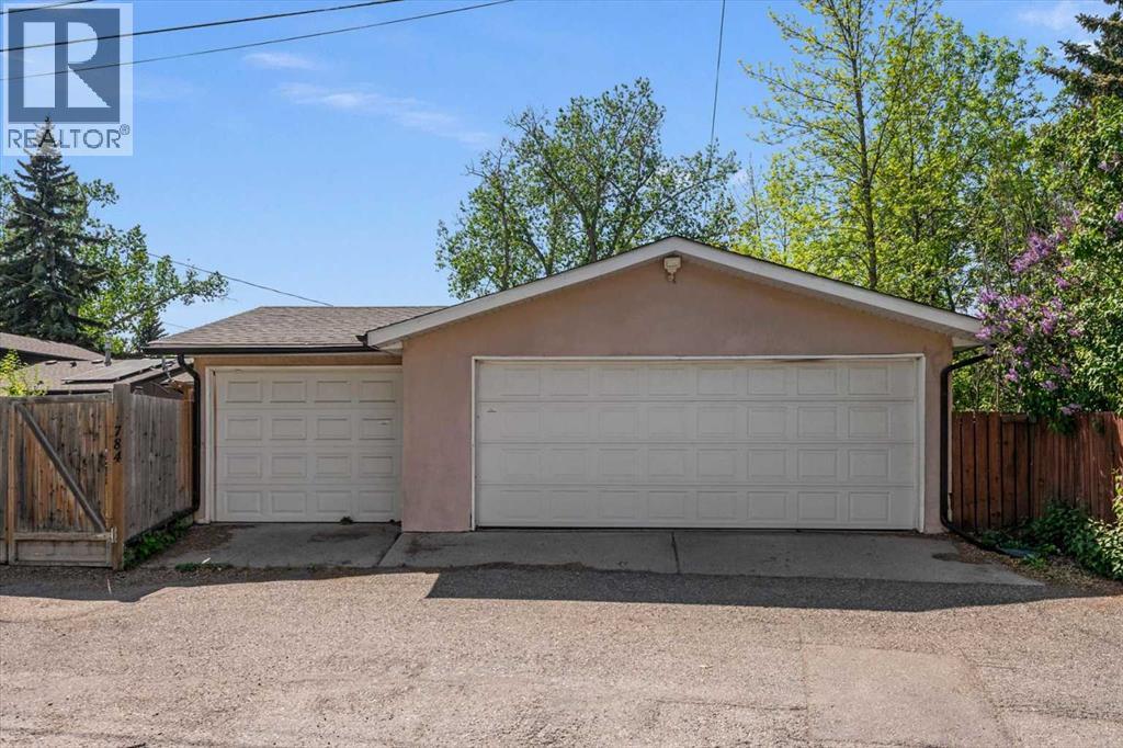 784 Acadia Drive Se, Calgary, Alberta  T2J 0C5 - Photo 2 - A2310952