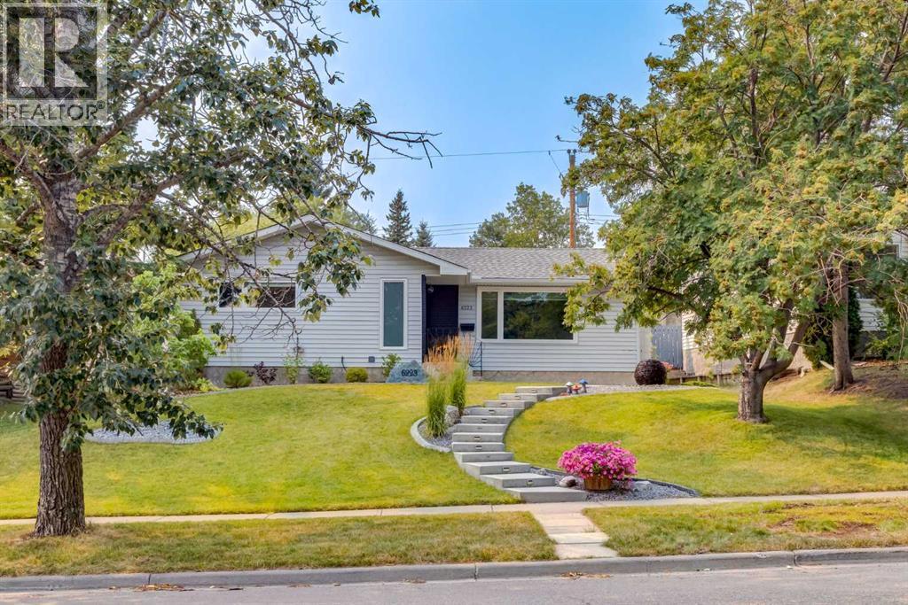 6223 Silver Ridge Drive NW, Calgary, Alberta  T3B 3S8 - Photo 2 - A2335727