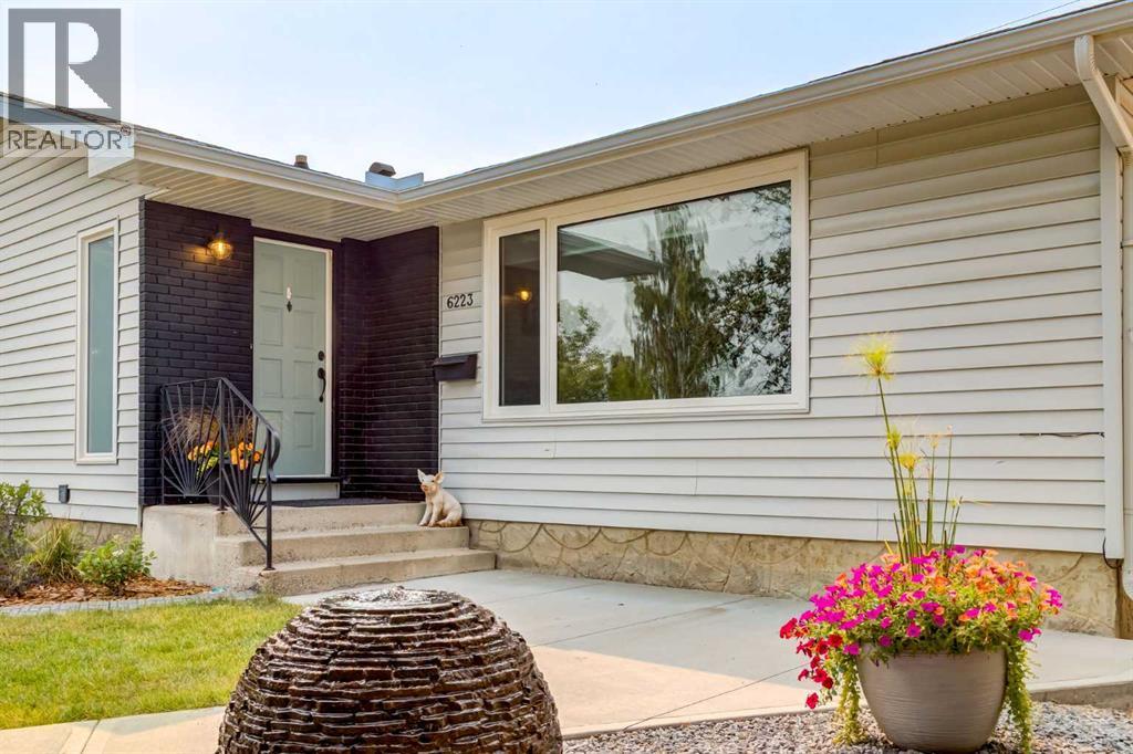 6223 Silver Ridge Drive NW, Calgary, Alberta  T3B 3S8 - Photo 3 - A2335727