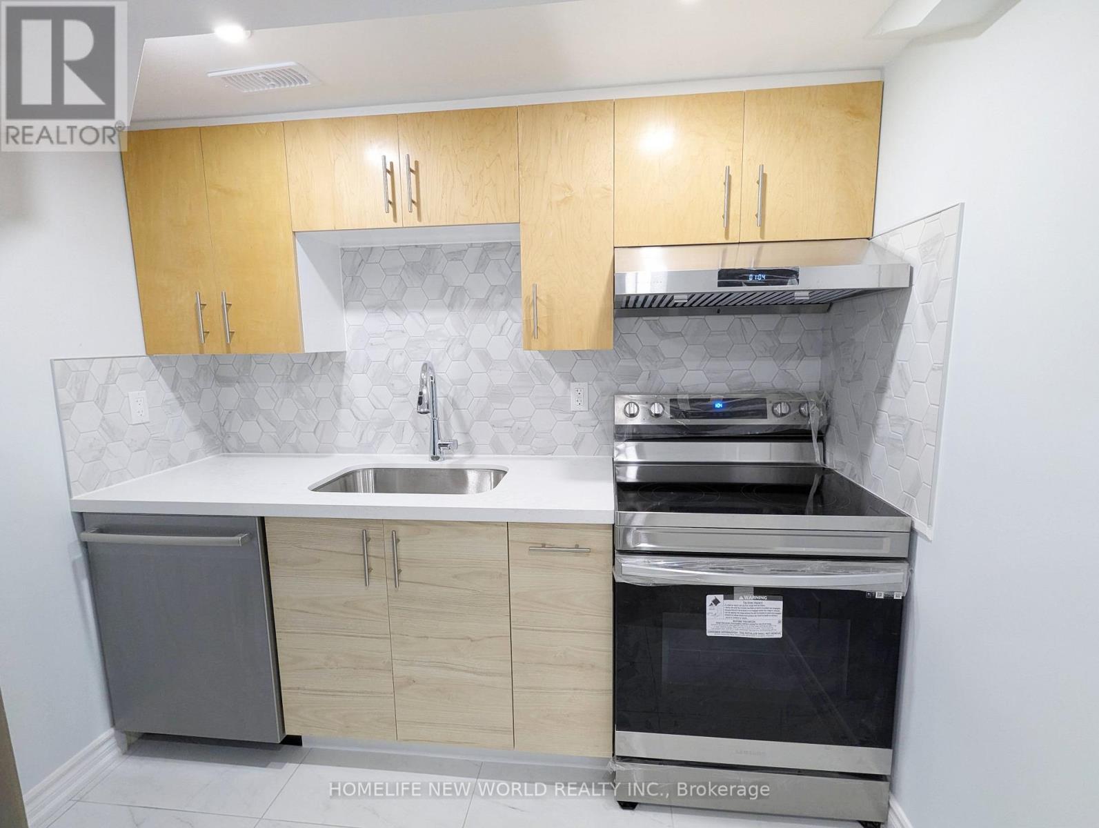 Lower - 90 Oakvale Avenue, Toronto, Ontario M4J 1J1 - Photo 3 - E13655034