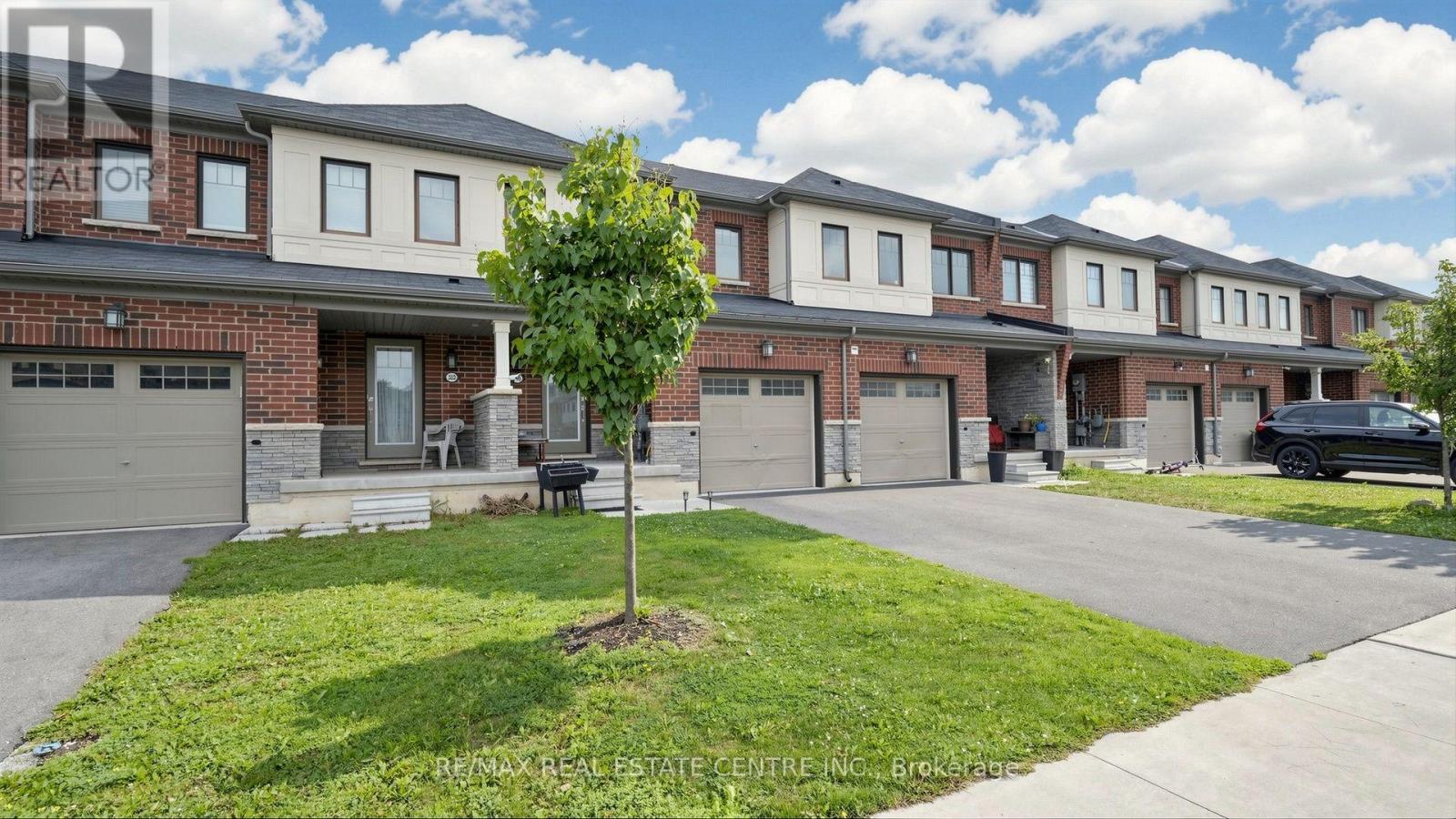 300 BEDROCK ROAD, Hamilton, Ontario