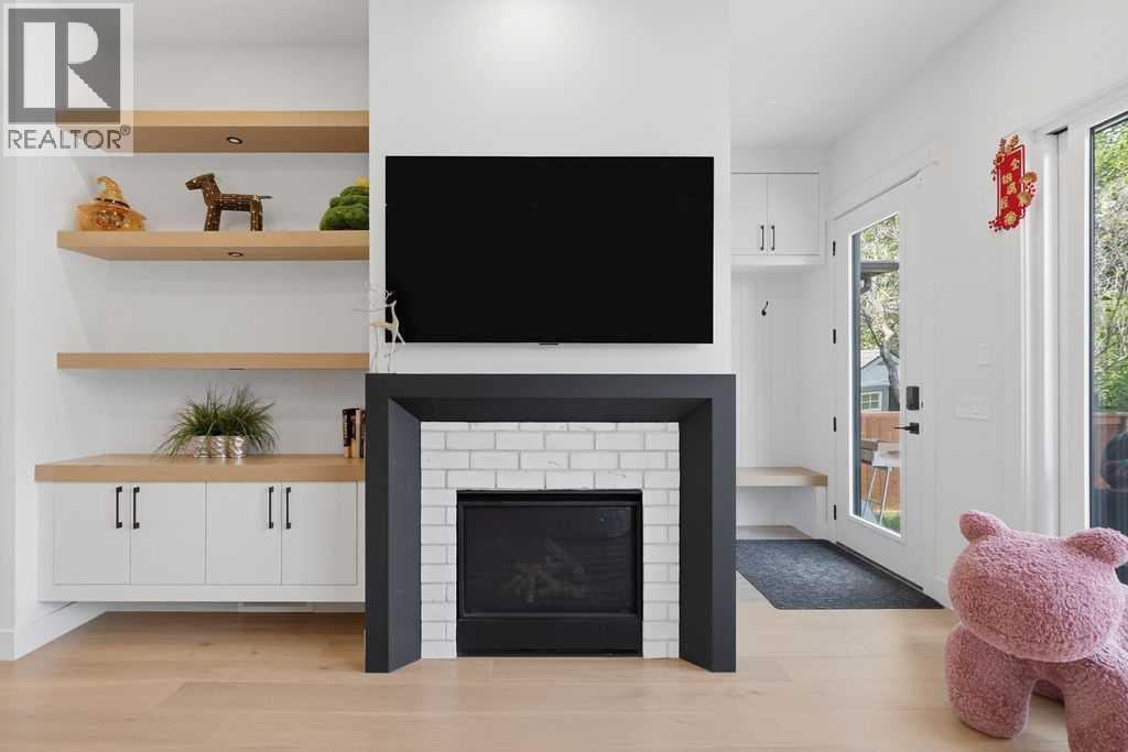 136 10 Avenue NW, Calgary, Alberta  T2M 0B3 - Photo 11 - A2334114