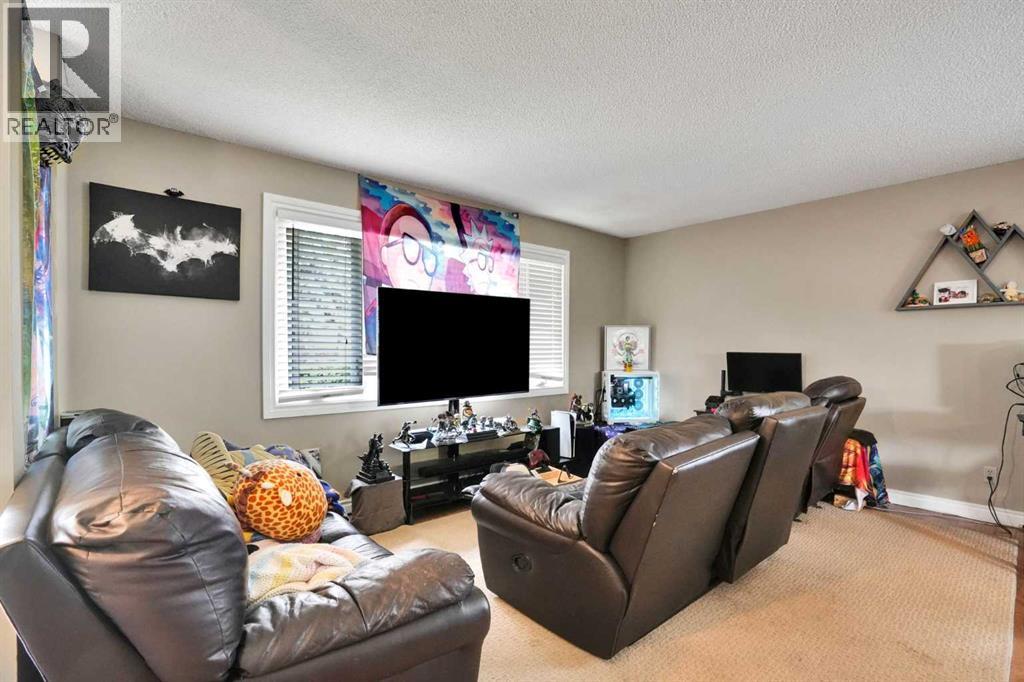 5748 Dalmead Crescent NW, Calgary, Alberta  T2A 1E6 - Photo 8 - A2333072