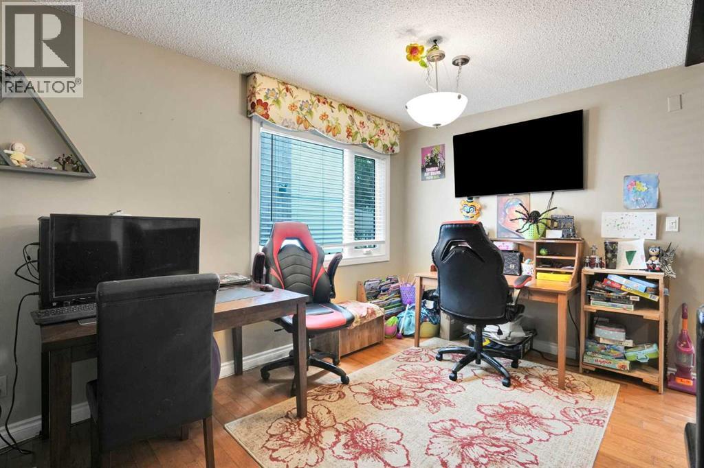 5748 Dalmead Crescent NW, Calgary, Alberta  T2A 1E6 - Photo 11 - A2333072