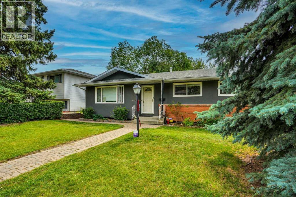 5748 Dalmead Crescent NW, Calgary, Alberta  T2A 1E6 - Photo 3 - A2333072