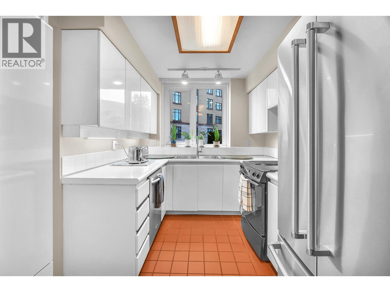 103 2280 Bellevue Avenue, West Vancouver, British Columbia V7V 1C6 - Photo 13 - R3144795
