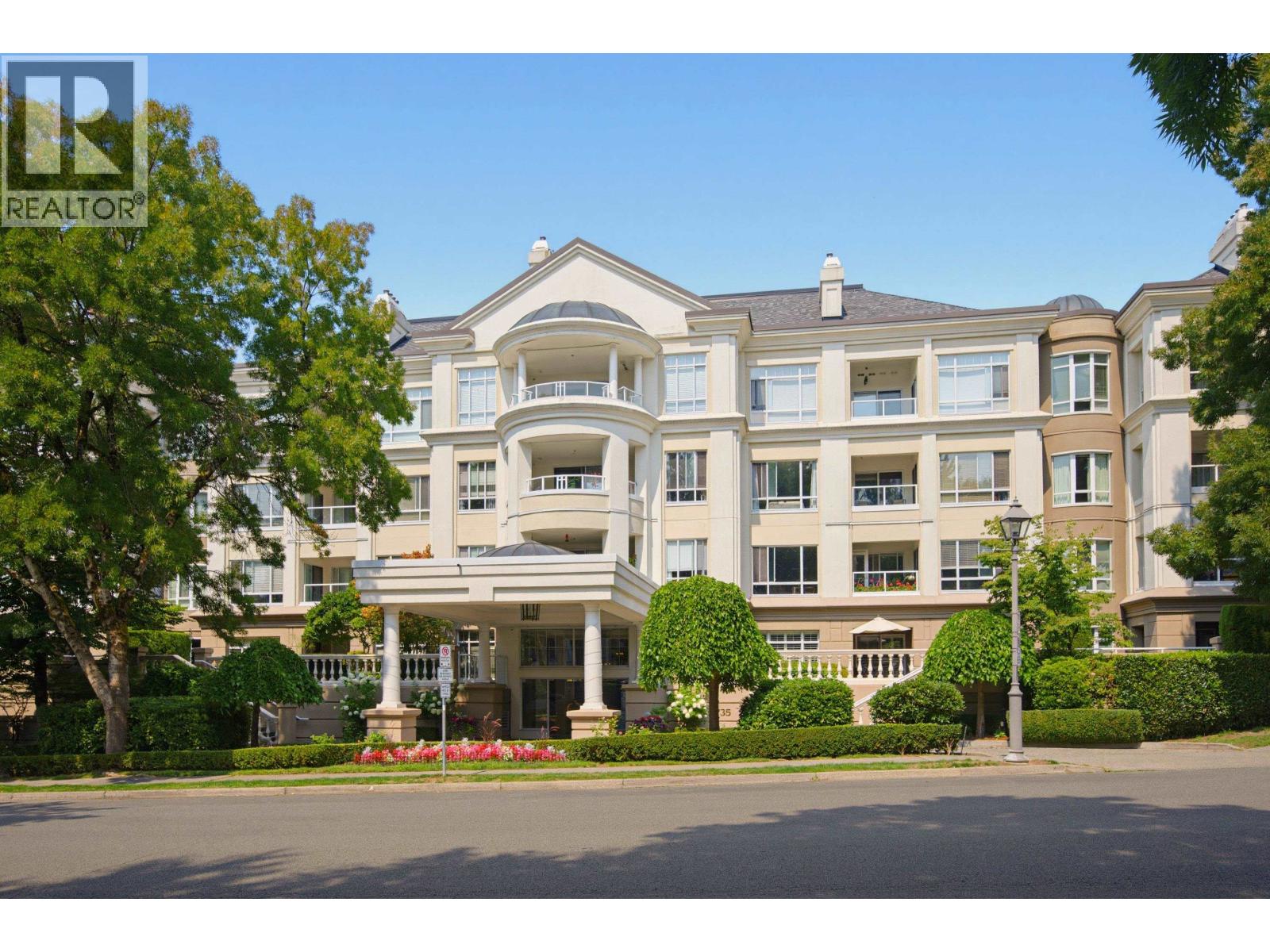 229 5735 Hampton Place, Vancouver, British Columbia  V6T 2G8 - Photo 2 - R3153547