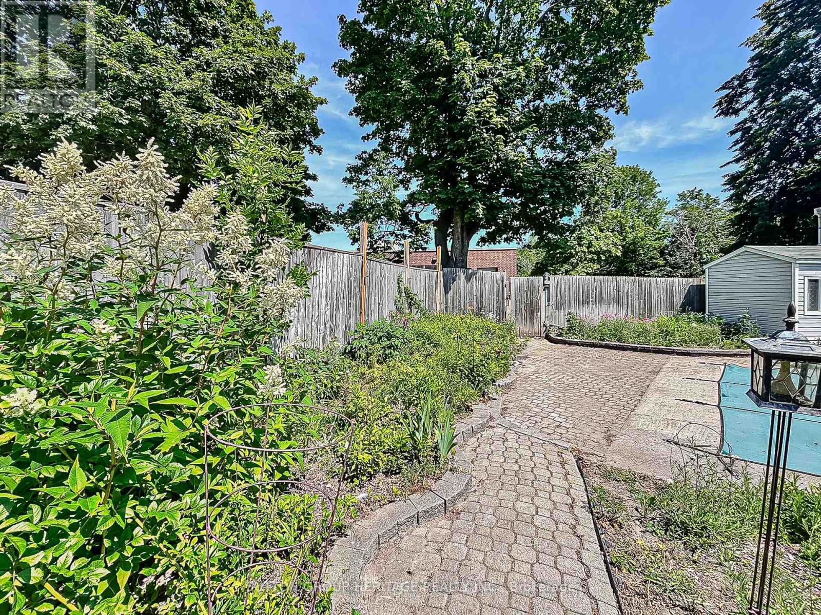 1113 Valley Court, Oshawa, Ontario  L1J 3M4 - Photo 38 - E13572516