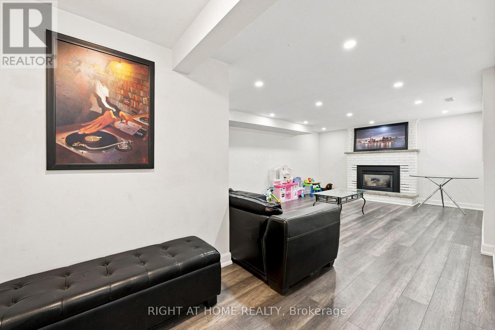 374 Salerno Street, Oshawa, Ontario  L1J 6W3 - Photo 22 - E13654666