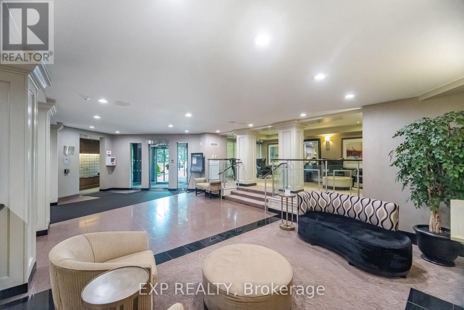 410 - 7440 Bathurst Street, Vaughan, Ontario L4J 7K8 - Photo 4 - N13654520