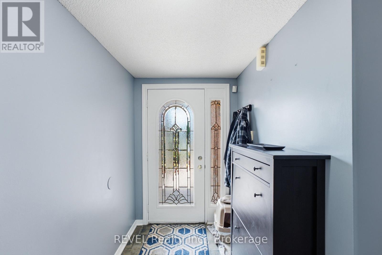 20 Hayloft Court, Brampton, Ontario  L6X 4R7 - Photo 4 - W13653618