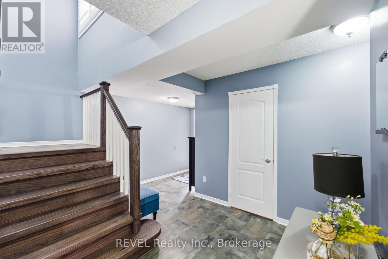 20 Hayloft Court, Brampton, Ontario  L6X 4R7 - Photo 8 - W13653618