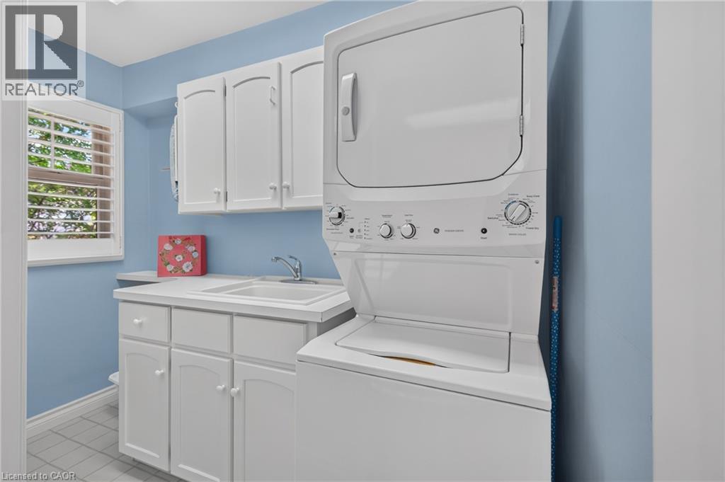 112 Fairwood Place W, Burlington, Ontario  L7T 4B6 - Photo 37 - 40853456