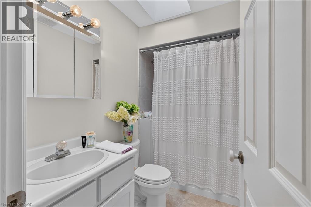 112 Fairwood Place W, Burlington, Ontario  L7T 4B6 - Photo 35 - 40853456