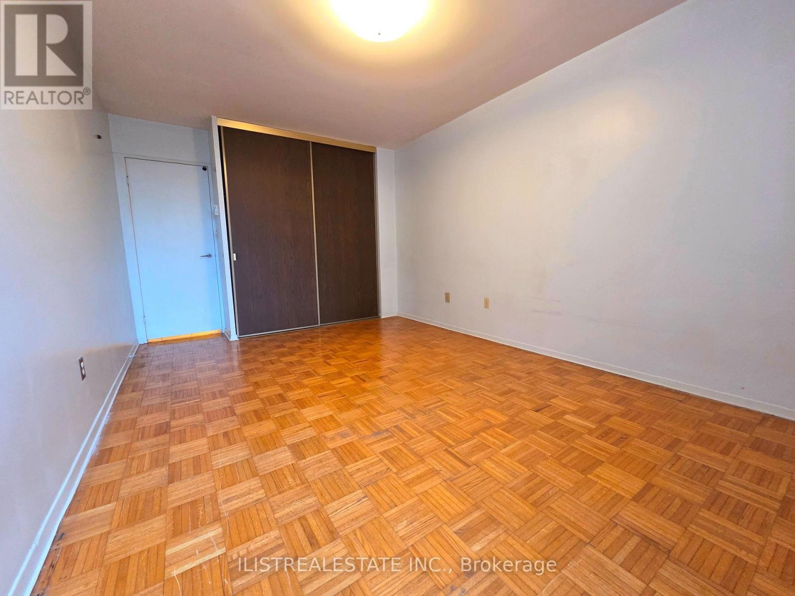 407 - 5 Massey Square, Toronto, Ontario  M4C 5L6 - Photo 11 - E13655116