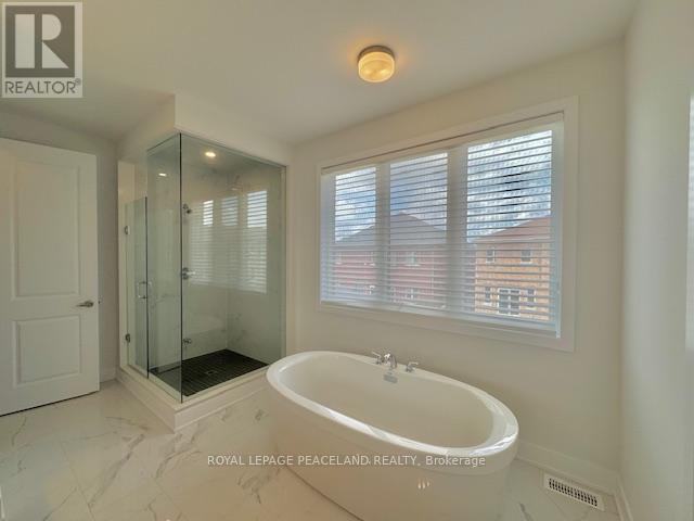 12 Sikura Circle, Aurora, Ontario  L4G 3Y8 - Photo 16 - N13655108