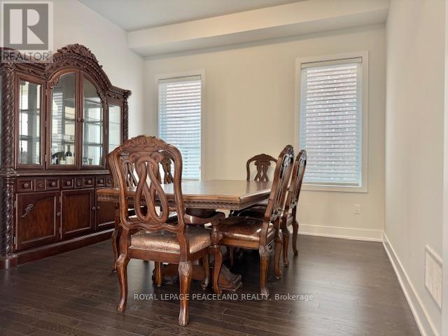 12 Sikura Circle, Aurora, Ontario  L4G 3Y8 - Photo 5 - N13655108