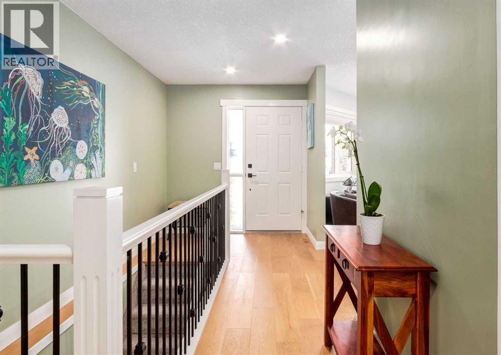 6 Vandoos Villas NW, Calgary, Alberta  T3A 4W3 - Photo 2 - A2335521