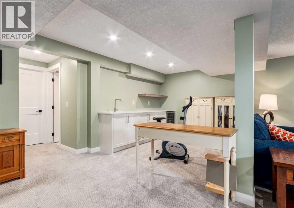 6 Vandoos Villas NW, Calgary, Alberta  T3A 4W3 - Photo 31 - A2335521
