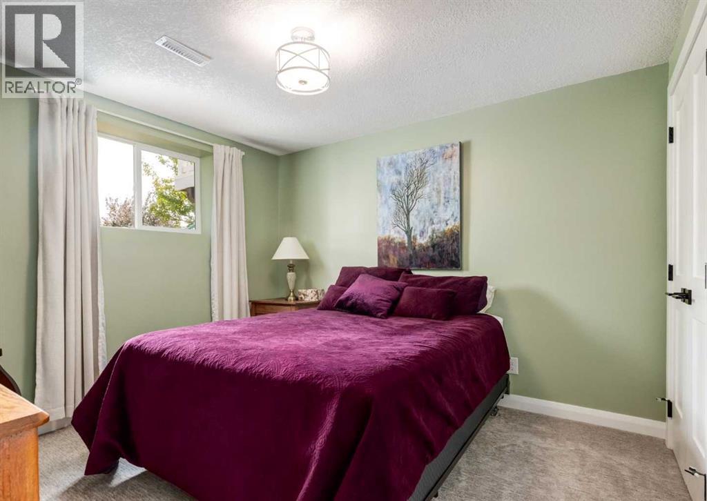 6 Vandoos Villas NW, Calgary, Alberta  T3A 4W3 - Photo 33 - A2335521