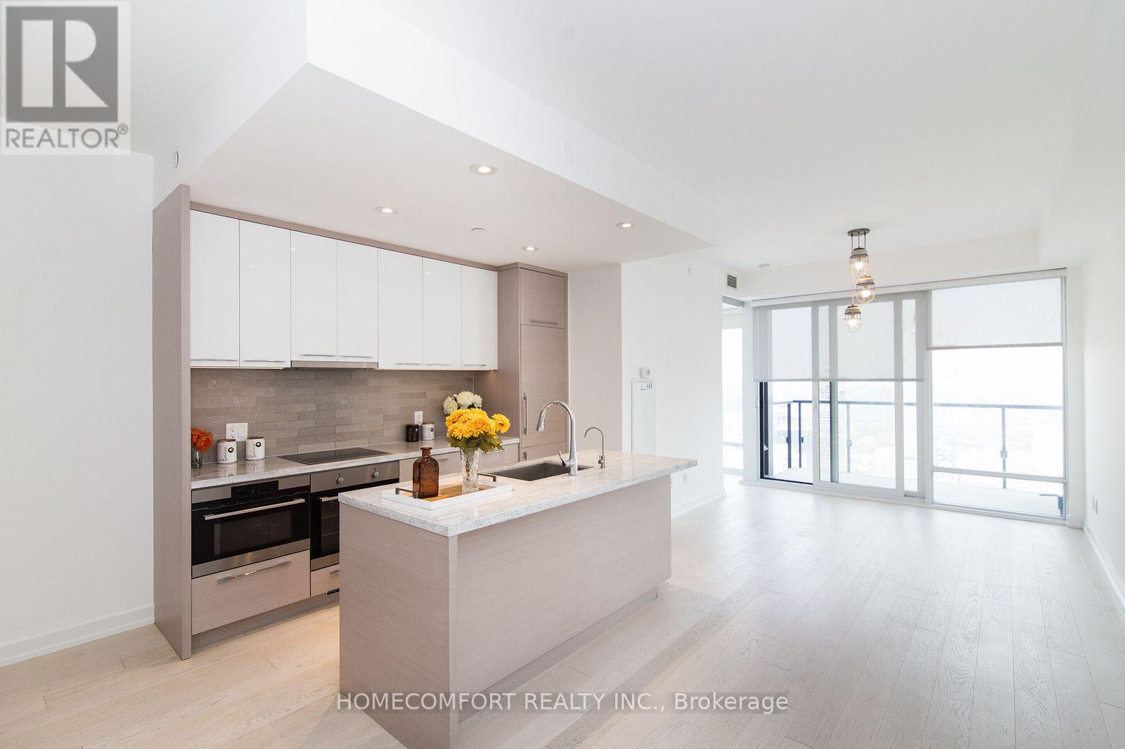 4703 - 488 University Avenue, Toronto, Ontario  M5G 0C1 - Photo 3 - C13655138