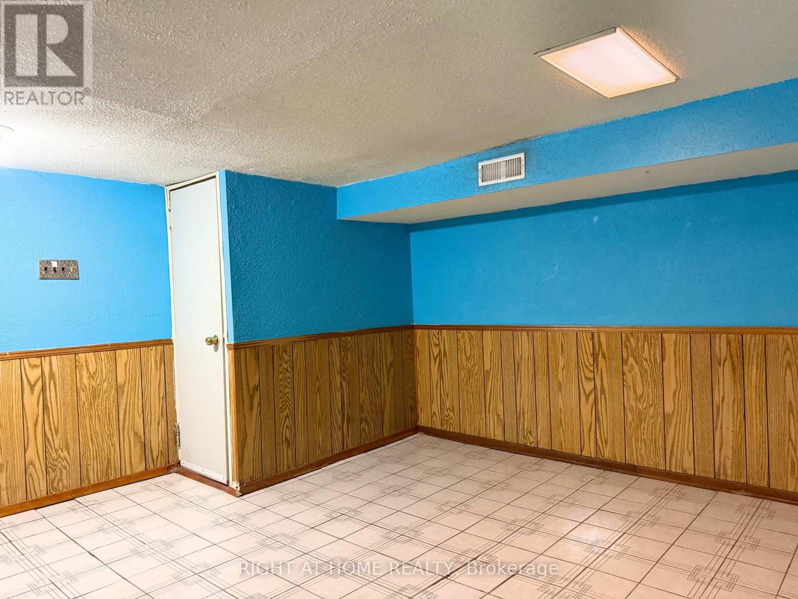 785 Lansdowne Avenue, Toronto, Ontario  M6H 3Z1 - Photo 13 - W13655118